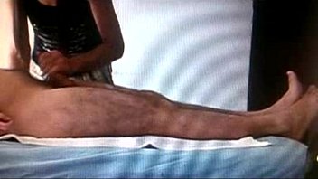 Mamandosela En La Sesion De Masajes