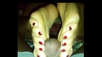 Black Gf Gives Nice Footjob