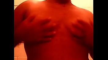 Amiga Me Muestra Las Tetas