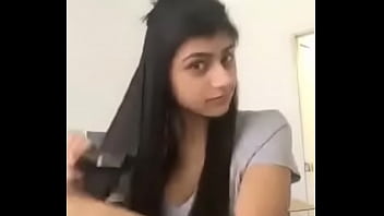 tmp 15908-Mia Khalifa passando ferro no pelo-878904768