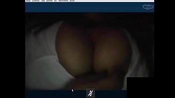 Mi Novia Enseñando Las Tetas Por Skype