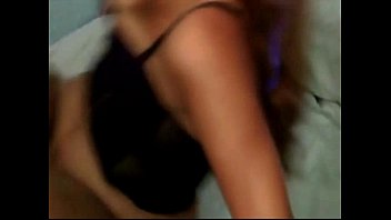 Vecina Me Pidio Que La Grabara Follando Con Su Consolador