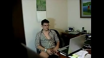 Paja En La Oficina - latin, solo, guy, gay, latino, paja, tio, manuel, soloboy, oficina, pajero - Video 5278259