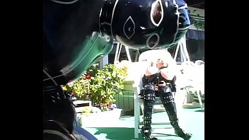 Roxina2006FetishLatexOut010606