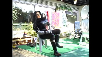 Roxina2006bigretrogurlcumout040906