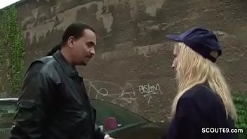 Notgeile Politesse Bekommt Einen Fick Statt Knolle Outdoor