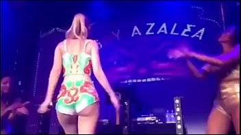 Iggy Azalea Twerking On Stage! Ohhhhh!!! 6-17-13 @ghostakakenjiny