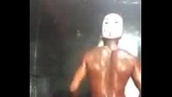 Homem Dançando Parara Tibum