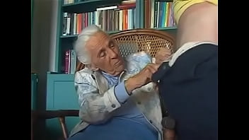 Abuelita Gastando La Pension