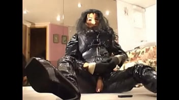 Latexgirliesonthefloor