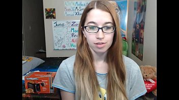 Femenine Sister Dance - Chat Room Cam 28