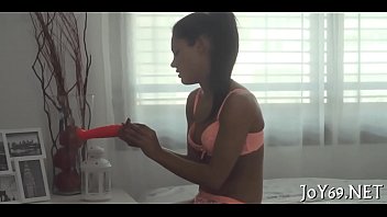 Solo Babe Fingers Her Fine Hole