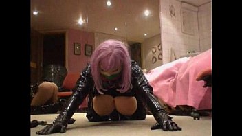 Analslutgaggedandpluggedroxina251008