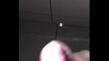 Batendo Uma Antes Do Banho - brasil, gozada, punheta, soloboy - Video 5241904