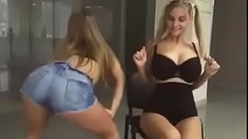 Beautifull Dancing Chicks