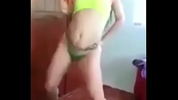 Moviendo El Culo Muy Rico