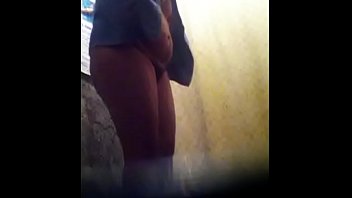 Mostrando Sus Enormes Y Ricas Tetas Y Ese Rico Y Gigante Culo