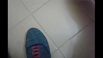 Gozada Cheirando As Meias E Sapatos Da Empregada