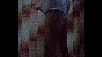 Masturb_ndome En El Ba_o De Mi Amigo Para Cojerlo