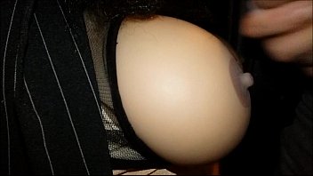 Ejac Sur Gros Seins De Cougar