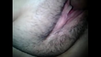 a la prima se le arrima...