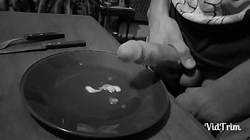 Sirviendo El Postre, Leche, Acabada