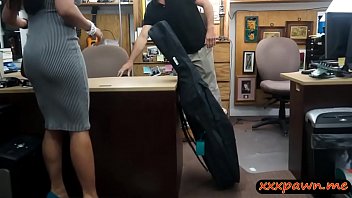Amateur Bitch Pawns Her Pussy And Banged By Pawn Dude