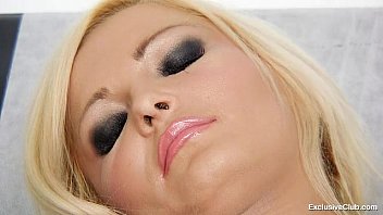 Girls, Kissing, Tongue - Unknown - 2025 - Amazing - Show - Video 5147558