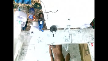 Batendo Punheta No Banheiro - punheta, soloboy, novinho - Video 5140316