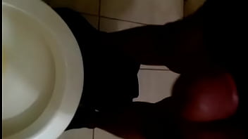 VID-20160801-WA0011 - Gay-paja-y-una-soloboy-haciendo-meando