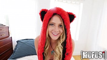 Mofos - Lilly Sapphire - Bubblegum Cutie Tea