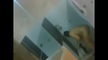 Coroa Rabuda No Banheiro Do Clube