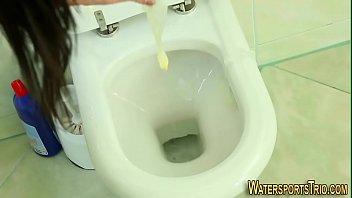 Pee Fetish Skank Pissing