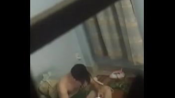 qay lén a trai qấn khăn tắm bị lộ hàng 3