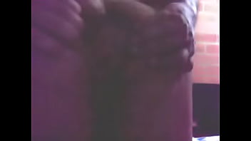 Moviendo Y Abriendo Un Poco Mi Colita