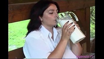 Huge Boobs Babe Squizing Hard