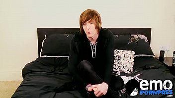 Sean Taylor Jerks Off His Cock And Plays With His Asshole