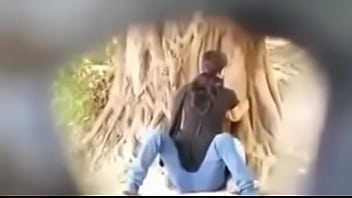 Hidden Cam Lovers Kissing In Park Video