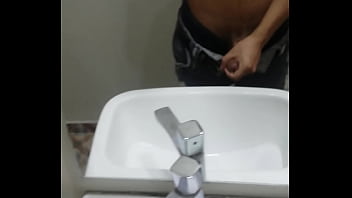 20160918 091423 grabandome en el baño