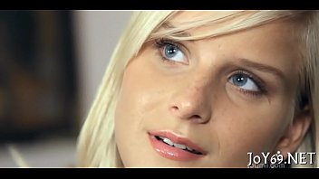 Solo Gal Rubs Cookie Thoroughly