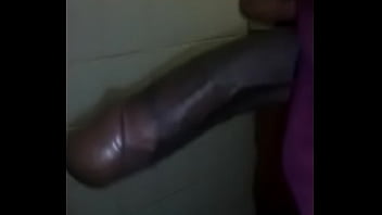 Bussin Dat Nut - Elephant-trunk'