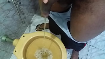 Mijão Gostoso - gay, soloboy, sexogay, mijada, vespertina, homemnegro - Video 5029769