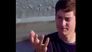 What' The Name Of Girl Plzzz Anybidy