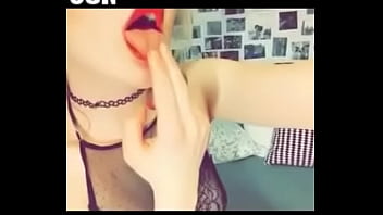 Emo Chupando Os Dedinhos