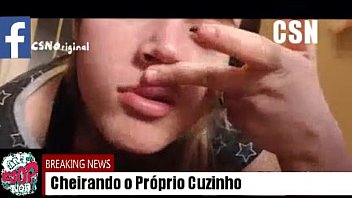 Cheirando Os Dedinhos