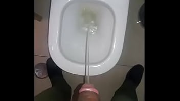 Mijando Antes De Dormir (pissing Before S.)