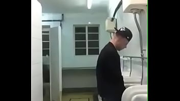 Sexo Gay En El Baño