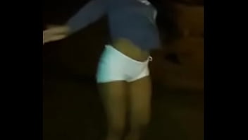 Jovencita Agitando El Culo Bien Rico Al Ritmo De Shaky