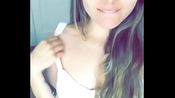 Beatiful Teen - Who Is She?