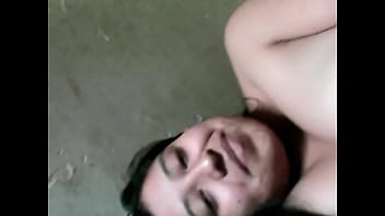 Mi Prima Y Yo En La Cama